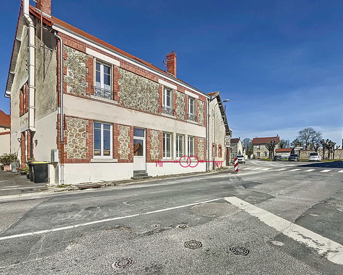 Secteur Witry-lès-Reims, immeuble avec appartements et local commercial