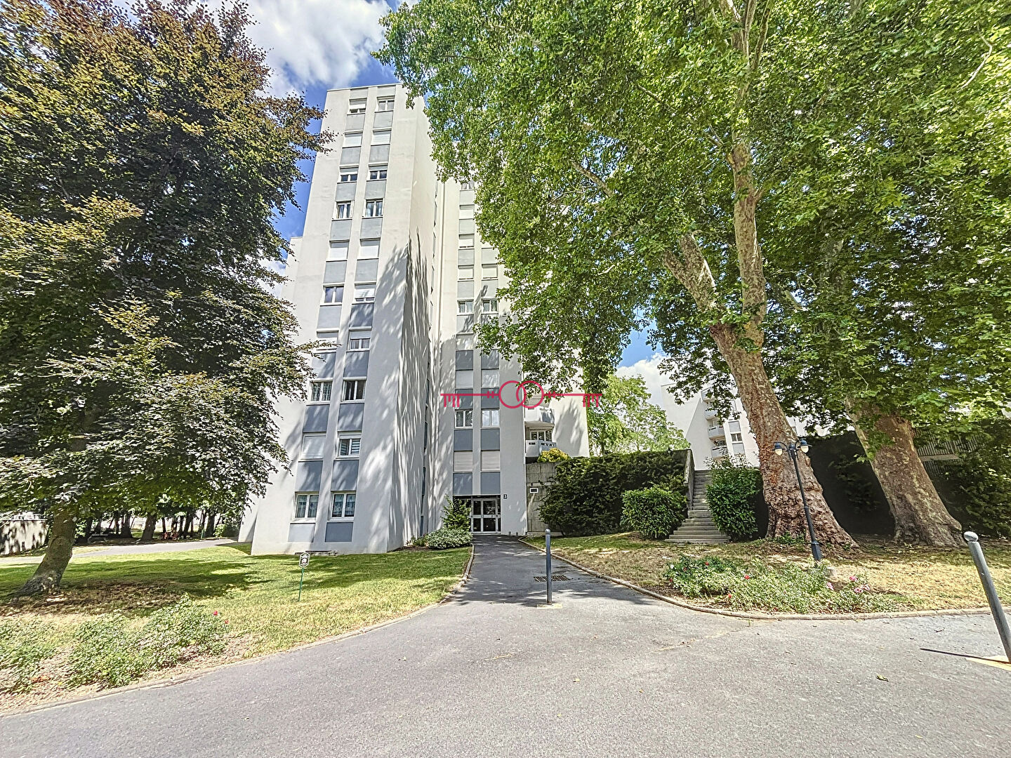 Agence immobilière de LES CLEFS DE L'IMMOBILIER Reims - LES CLEFS DE L'IMMOBILIER REIMS (MARTIN PELLER)