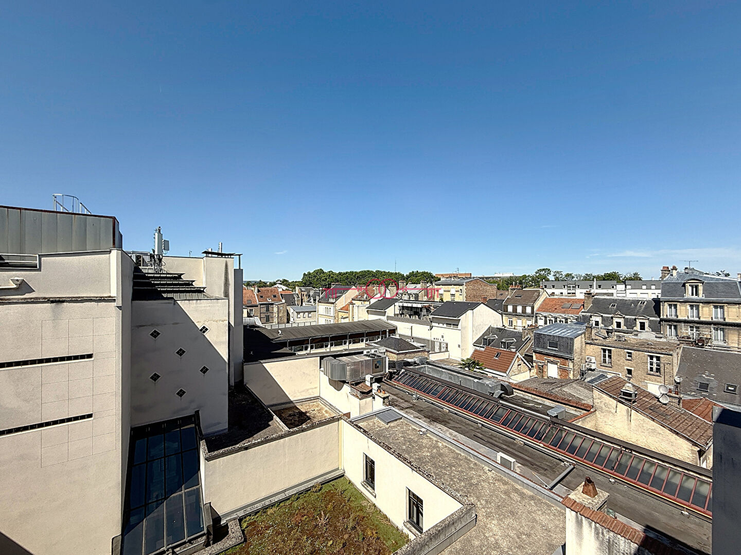 Photo A VENDRE - STUDIO HYPER CENTRE AVEC BALCON ET CAVE - REIMS image 5/6