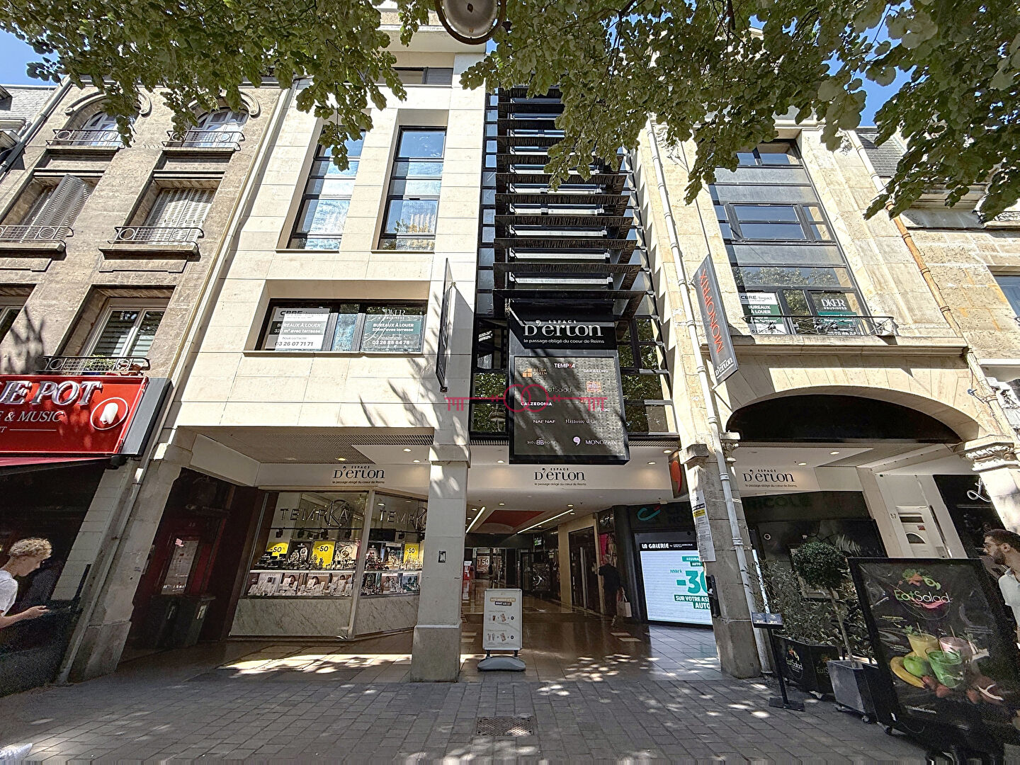 Photo A VENDRE - STUDIO HYPER CENTRE AVEC BALCON ET CAVE - REIMS image 6/6