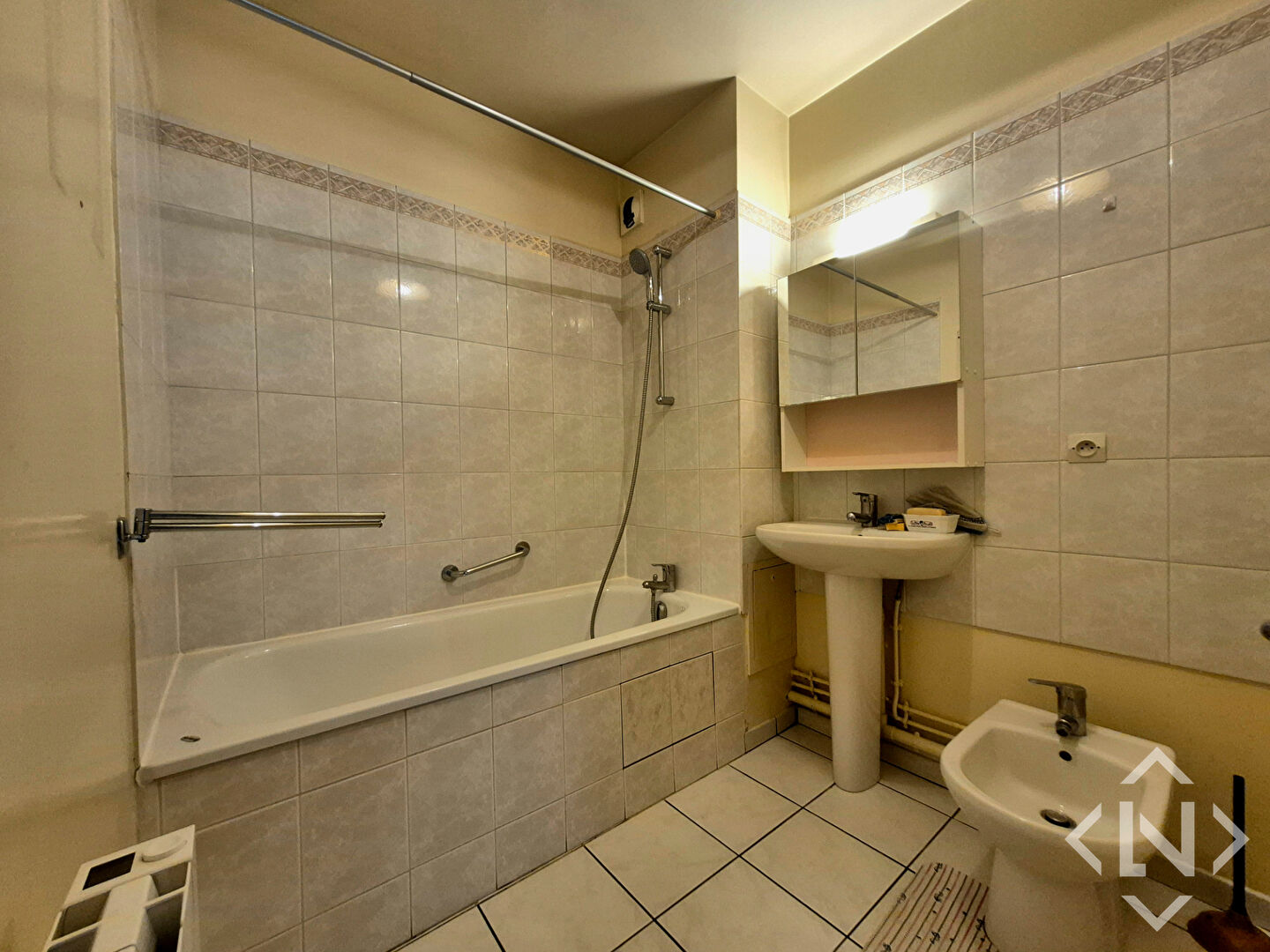 Photo APPARTEMENT T3 RUE SAINT GABRIEL image 6/6