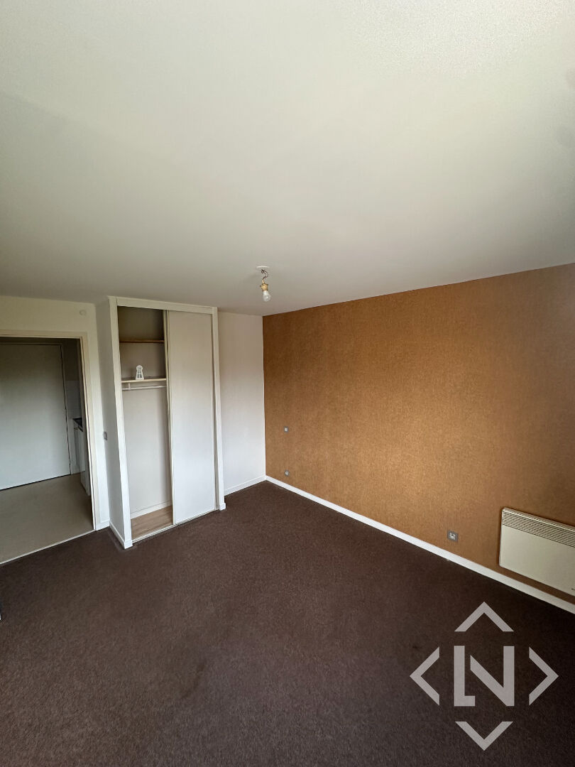 A LOUER A CAEN MEMORIAL STUDIO DANS RESIDENCE DE SERVICES