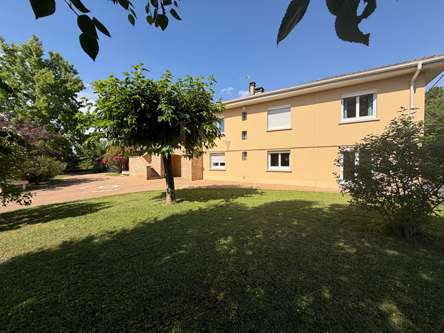 Agence immobilière de L, V IMMO Macon