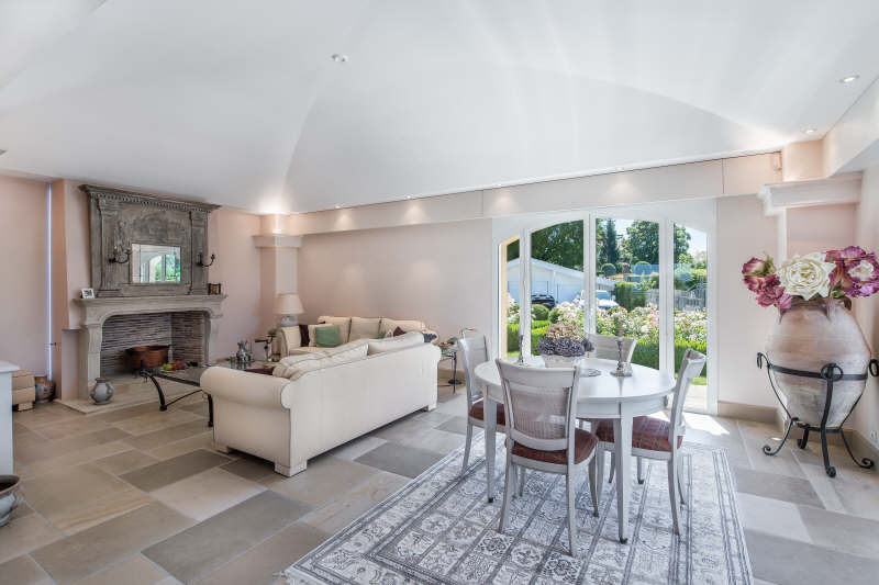 Photo PROPRIETE de 750m² à MESSERY  - Vue lac image 6/6