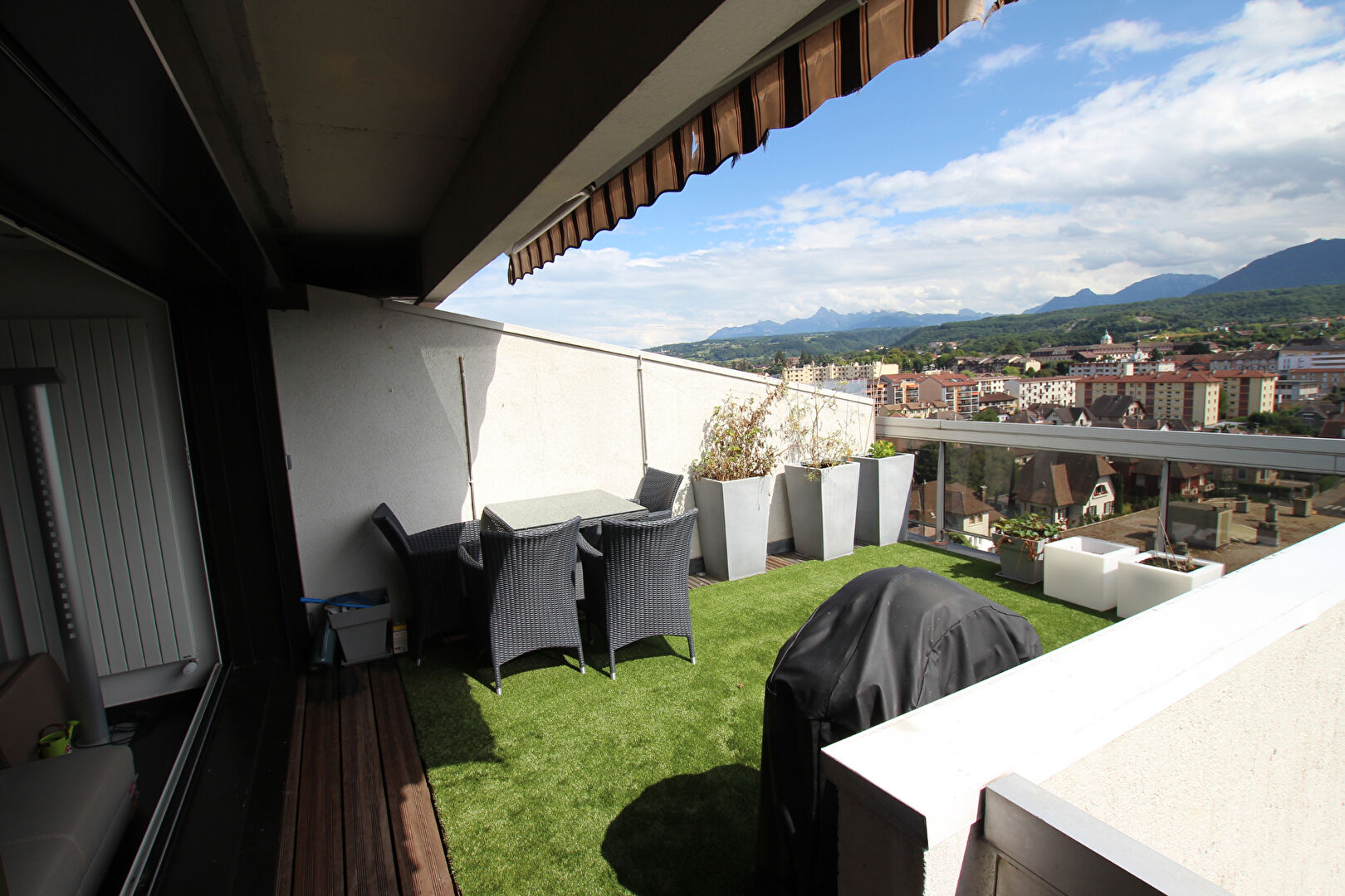 THONON PROCHE CENTRE - DERNIER ETAGE TERRASSE