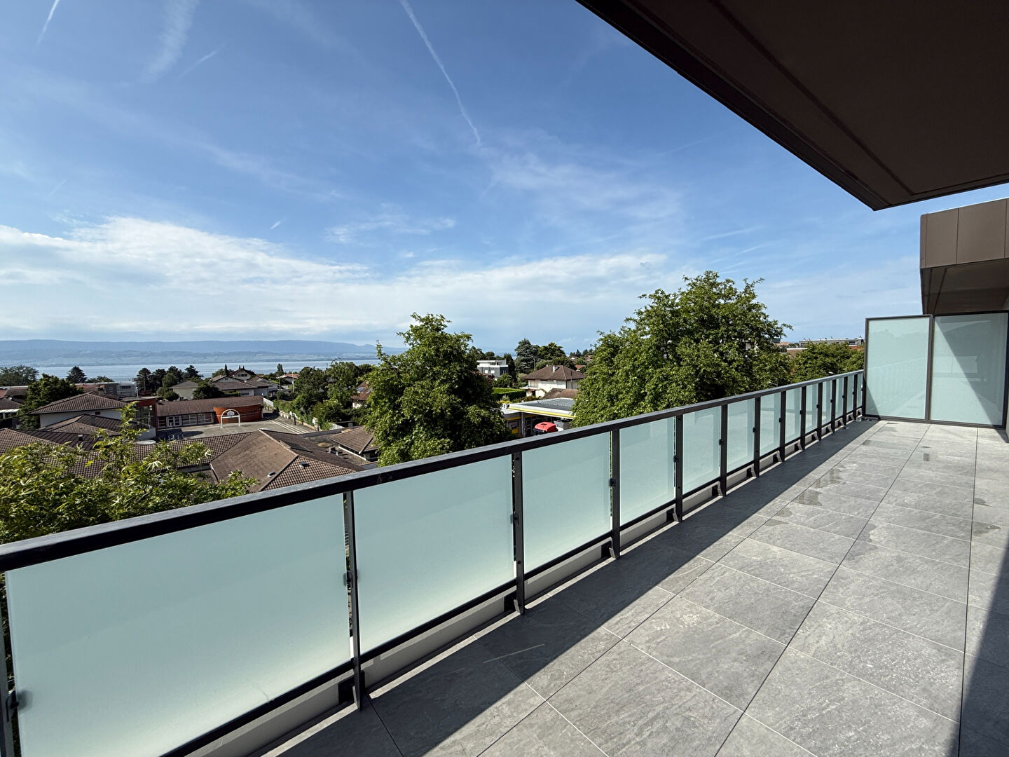 THONON Ouest - Spaciaux T4 de 99m² en dernier étage - VUE LAC