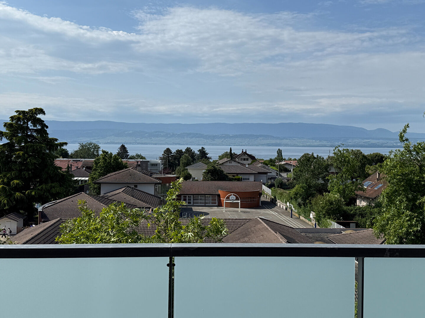 Photo THONON Ouest - Spaciaux T4 de 99m² en dernier étage - VUE LAC image 4/6