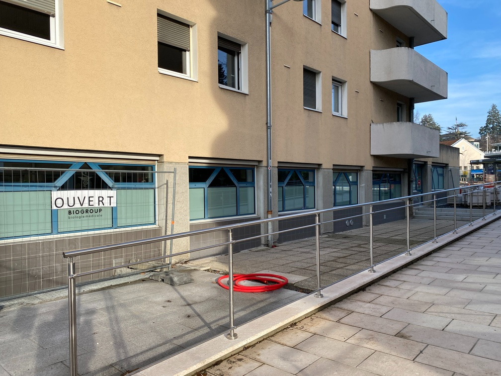 Photo EXCLUSIVITE : THONON - LOCAL COMMERCIAL / BUREAU - 261m² image 4/6