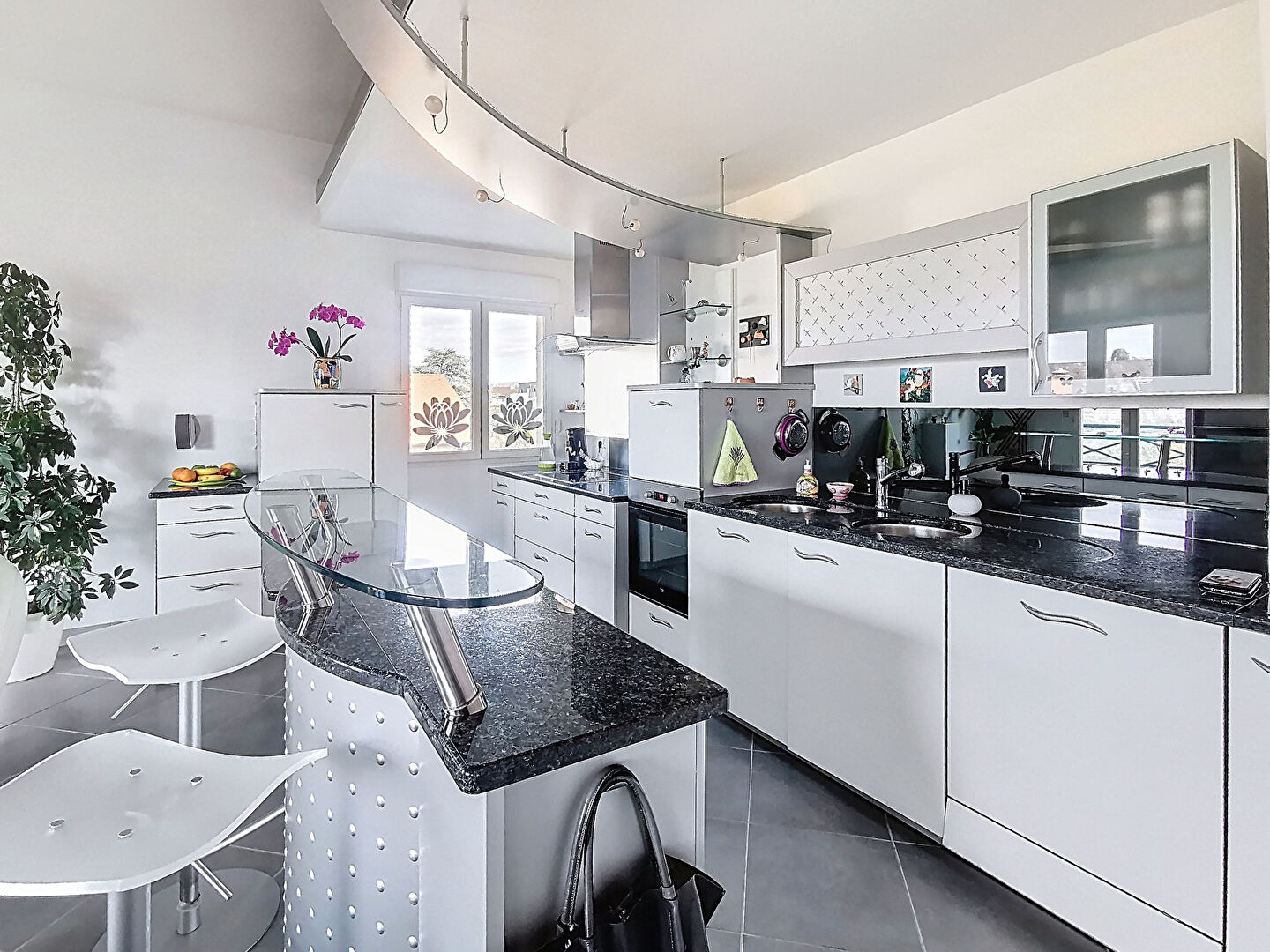 Photo Appartement  4 pièces 130m2 image 4/6