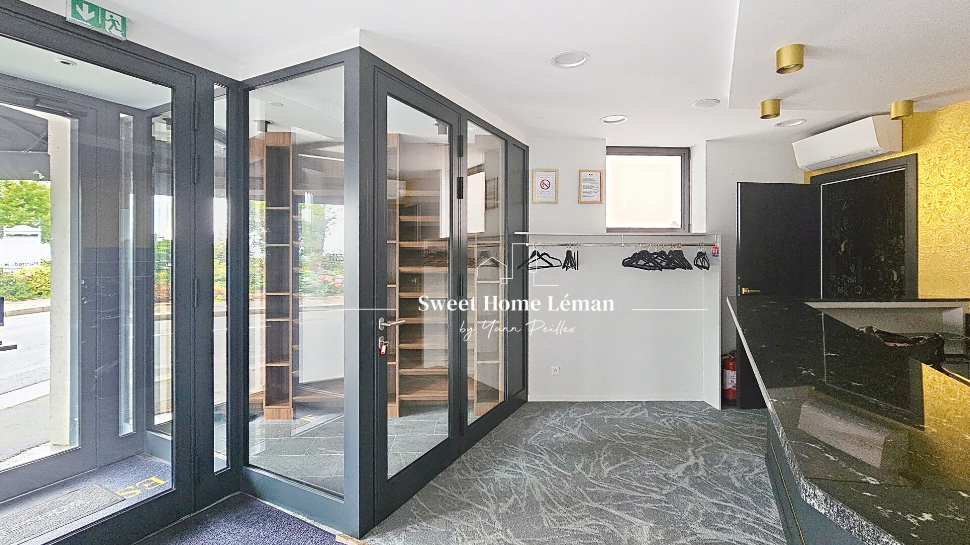 Photo Fond de commerce .Evian Les Bains 100 m2 image 2/6