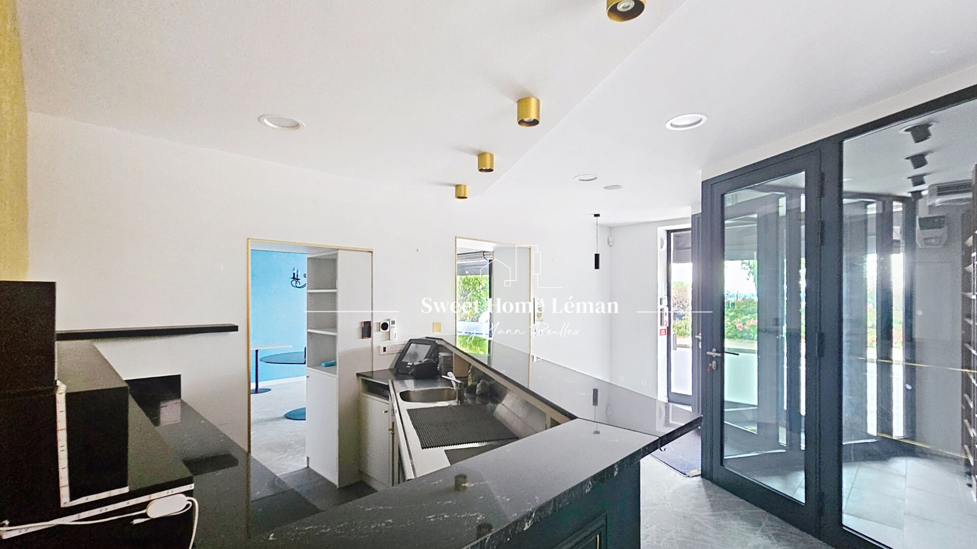 Photo Fond de commerce .Evian Les Bains 100 m2 image 3/6