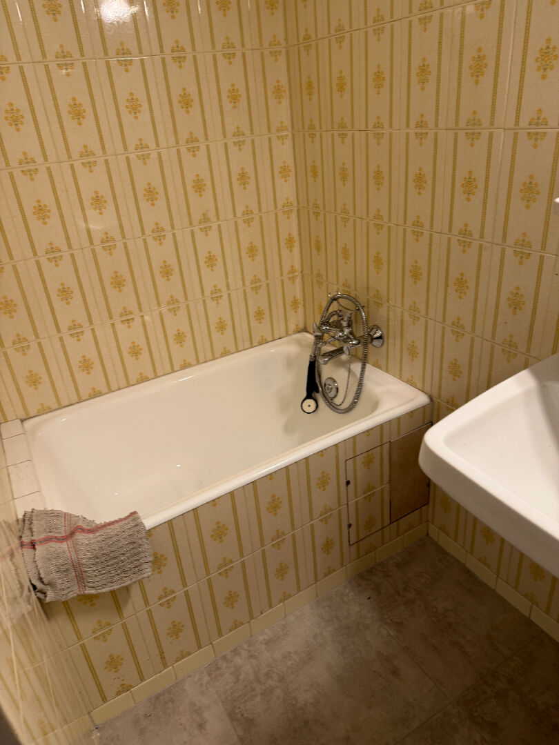 Photo THONON centre - Chambre de service rénovée image 4/6