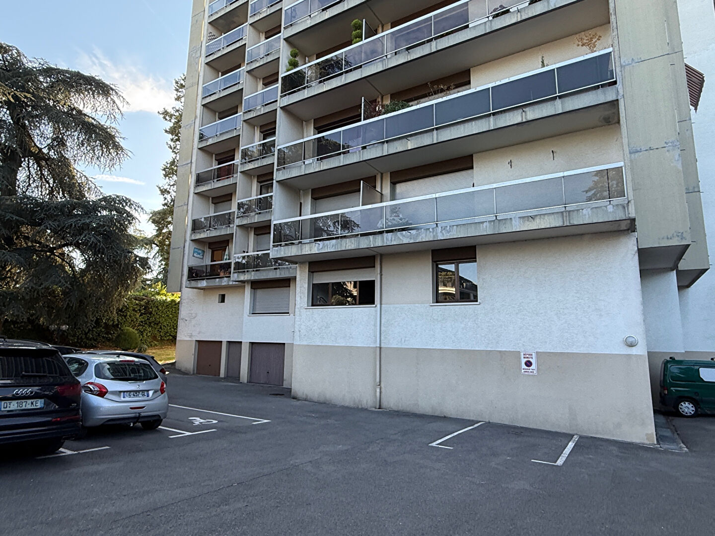 Photo THONON centre - Chambre de service rénovée image 6/6