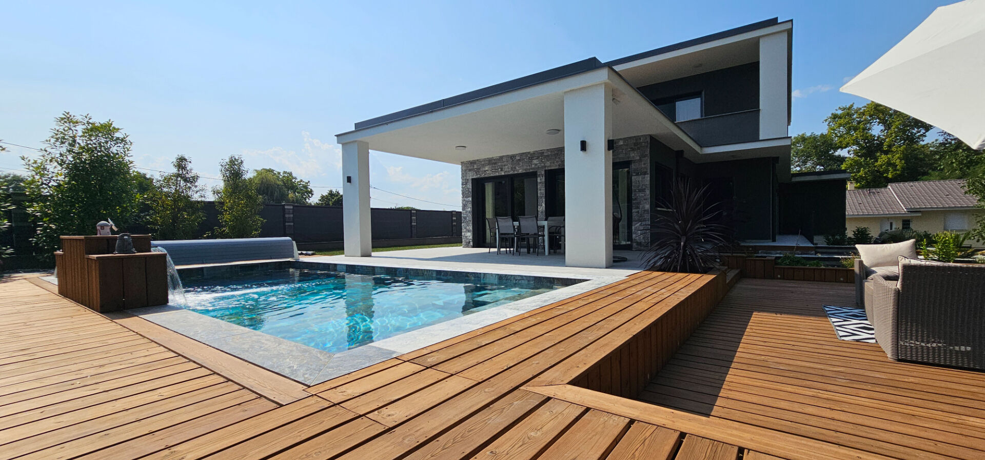 Villa d'architecte de standing à Sciez, à deux pas du port