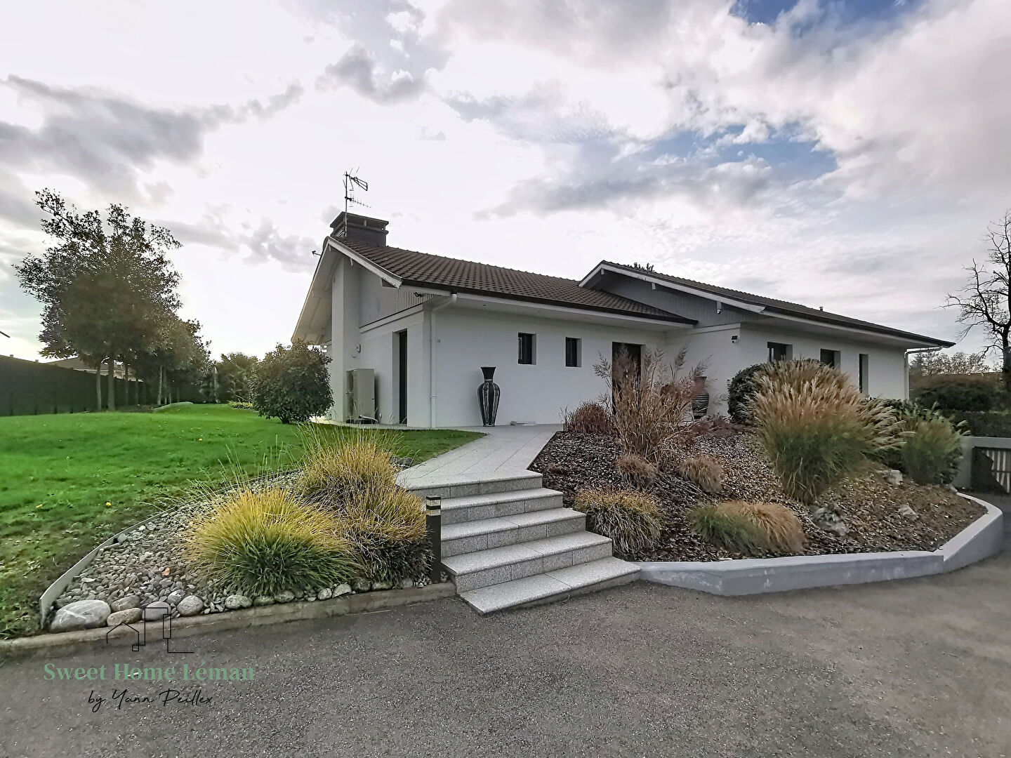 Photo ALLINGES - Villa 7 pièces - 200m2 image 3/6