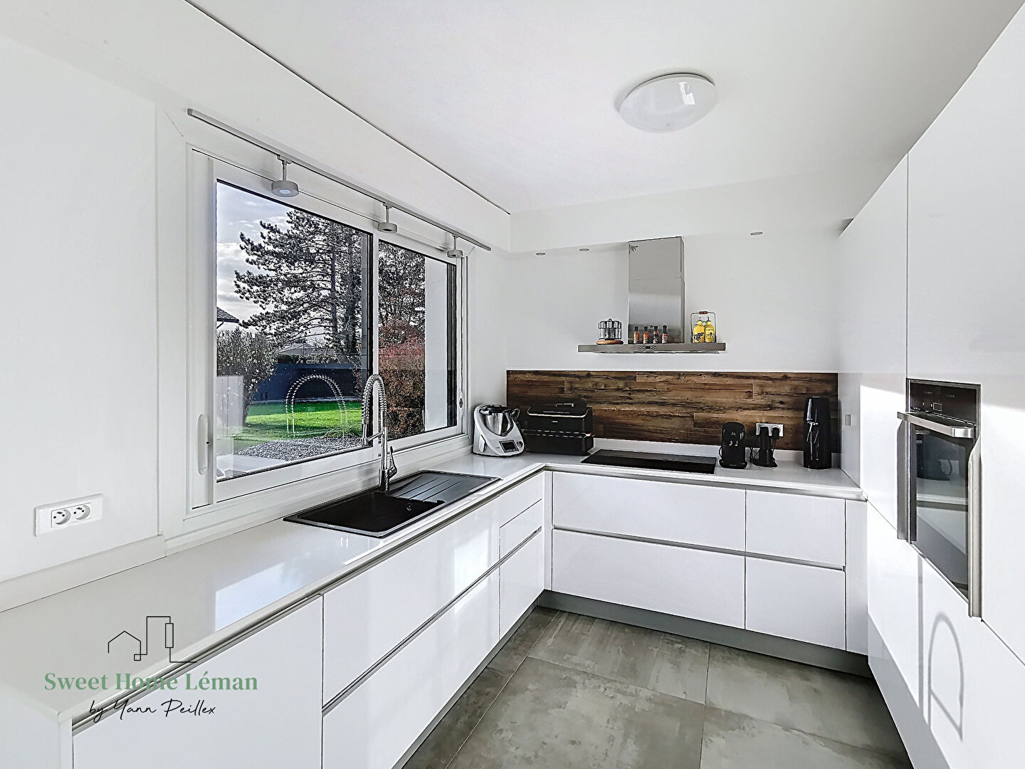 Photo ALLINGES - Villa 7 pièces - 200m2 image 6/6