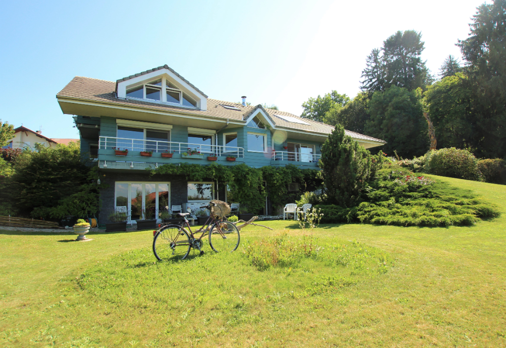 Photo Neuvecelle - Grande villa vue lac image 1/6