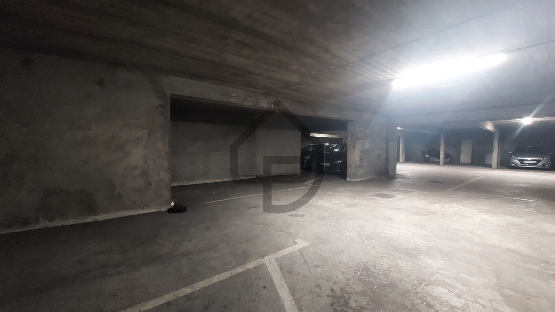 Vente Parking de 12 m² - PARIS 75020 | PELISSOLO IMMOBILIER CHAMPS-ELYSEES - IMOGROUP photo4