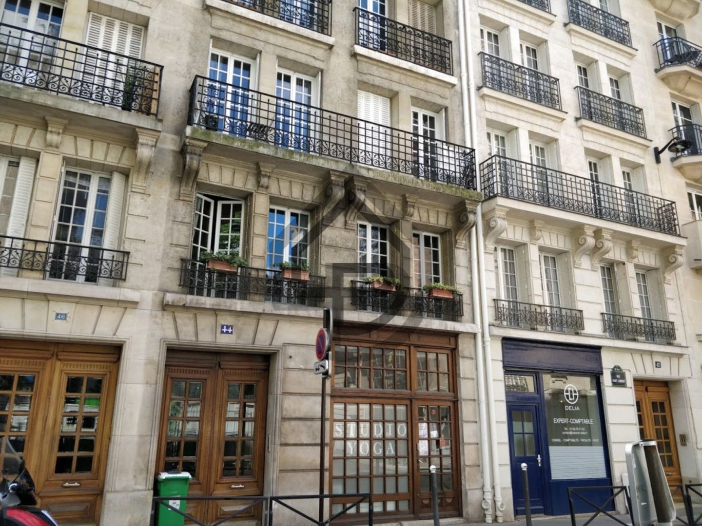 Location Local de 3 pièces 66 m² - PARIS 75015 | PELISSOLO IMMOBILIER CHAMPS-ELYSEES - IMOGROUP photo1