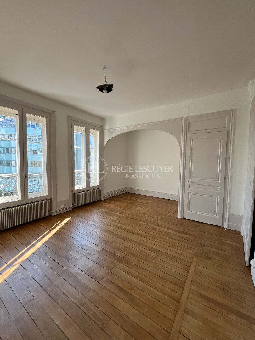 Agence immobilière de 
 REGIE LESCUYER ET ASSOCIES Lyon 6eme - REGIE LESCUYER ET ASSOCIES 
