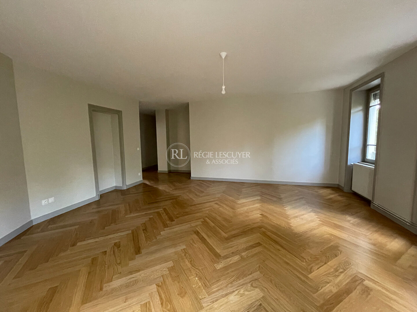 Agence immobilière de 
 REGIE LESCUYER ET ASSOCIES Lyon 6eme - REGIE LESCUYER ET ASSOCIES 
