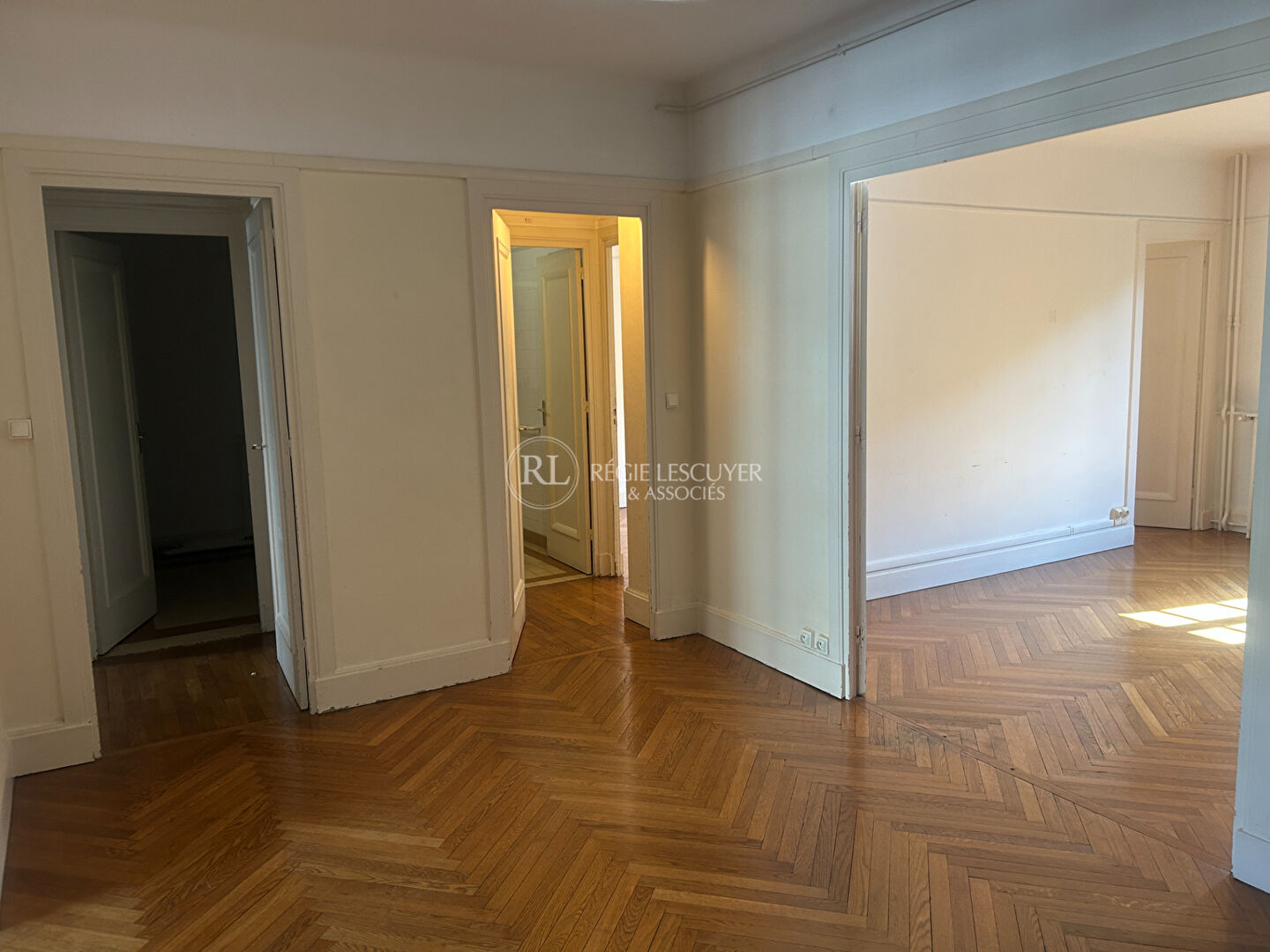 Agence immobilière de 
 REGIE LESCUYER ET ASSOCIES Lyon 6eme - REGIE LESCUYER ET ASSOCIES 
