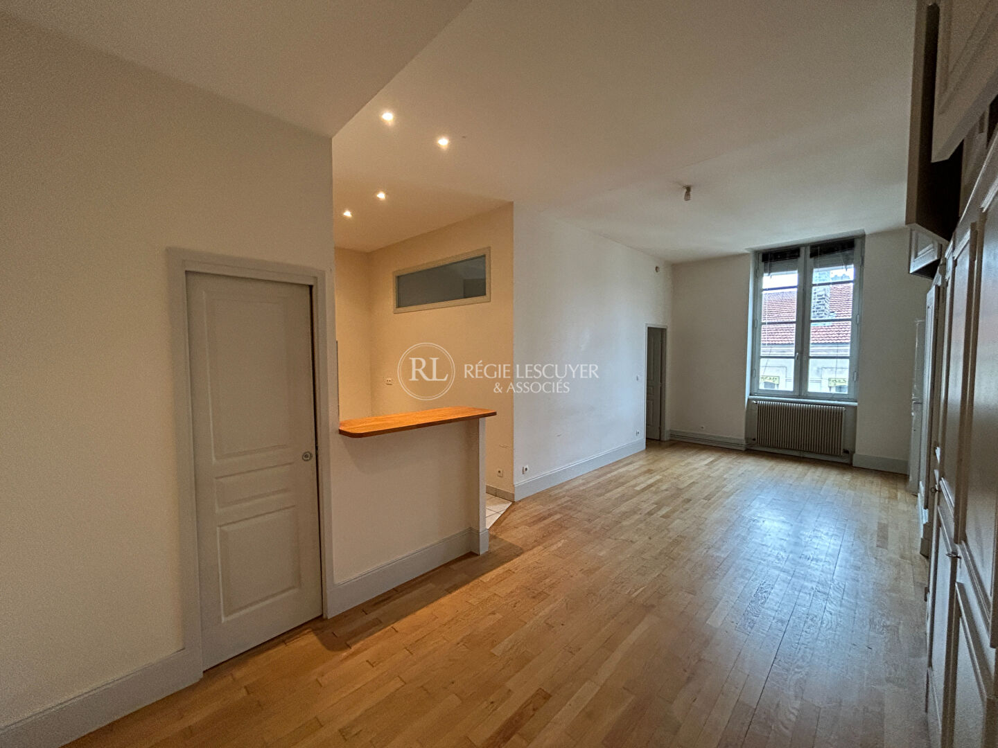 Agence immobilière de 
 REGIE LESCUYER ET ASSOCIES Lyon 6eme - REGIE LESCUYER ET ASSOCIES 
