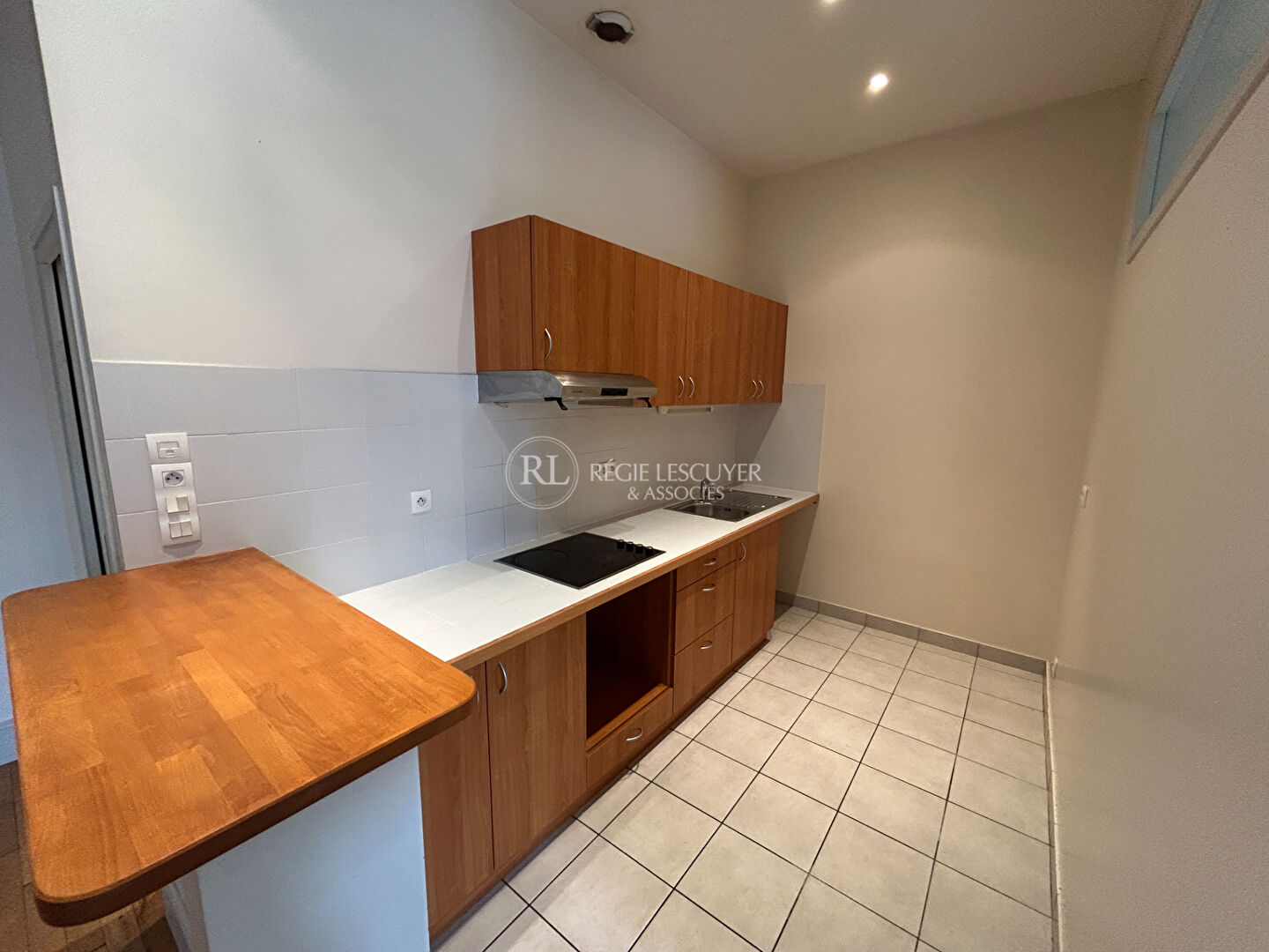 Photo F2 - COURS GAMBETTA 69007 LYON image 3/6