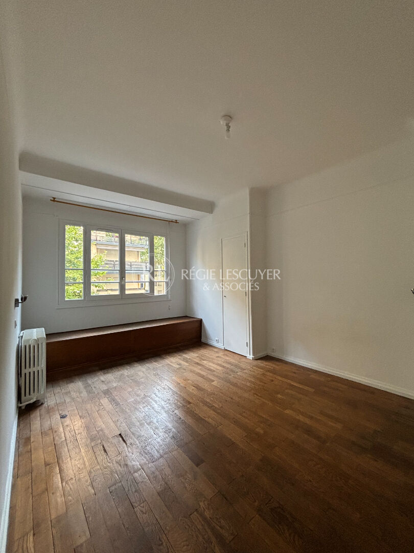 Agence immobilière de 
 REGIE LESCUYER ET ASSOCIES Lyon 6eme - REGIE LESCUYER ET ASSOCIES 
