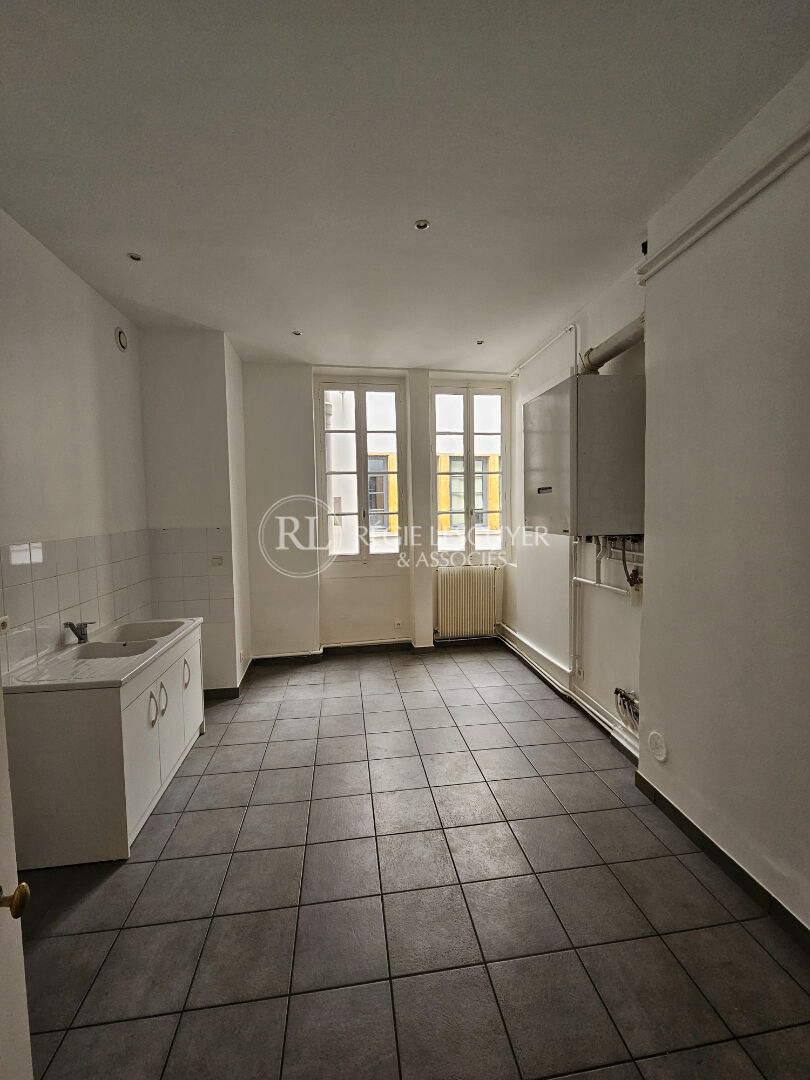 Photo F3 - 23 QUAI DE BONDY 69005 LYON image 5/6