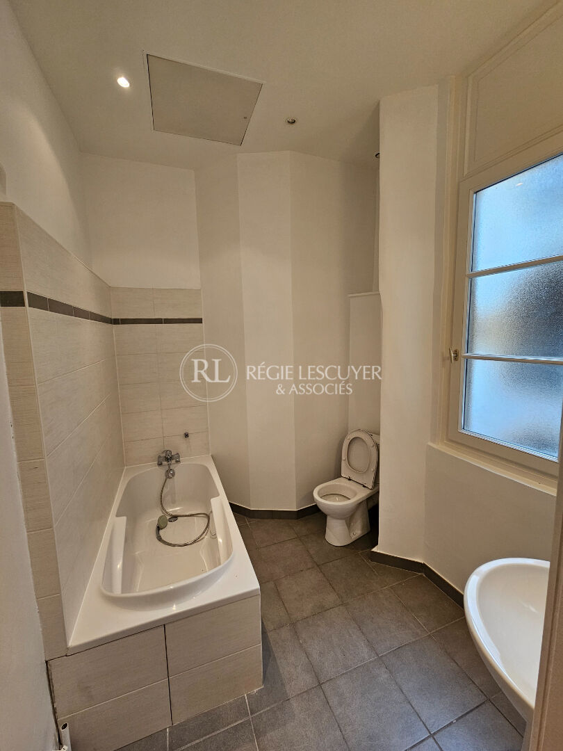 Photo F3 - 23 QUAI DE BONDY 69005 LYON image 6/6