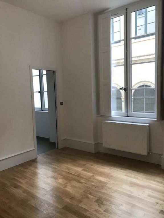 Agence immobilière de 
 REGIE LESCUYER ET ASSOCIES Lyon 6eme - REGIE LESCUYER ET ASSOCIES 

