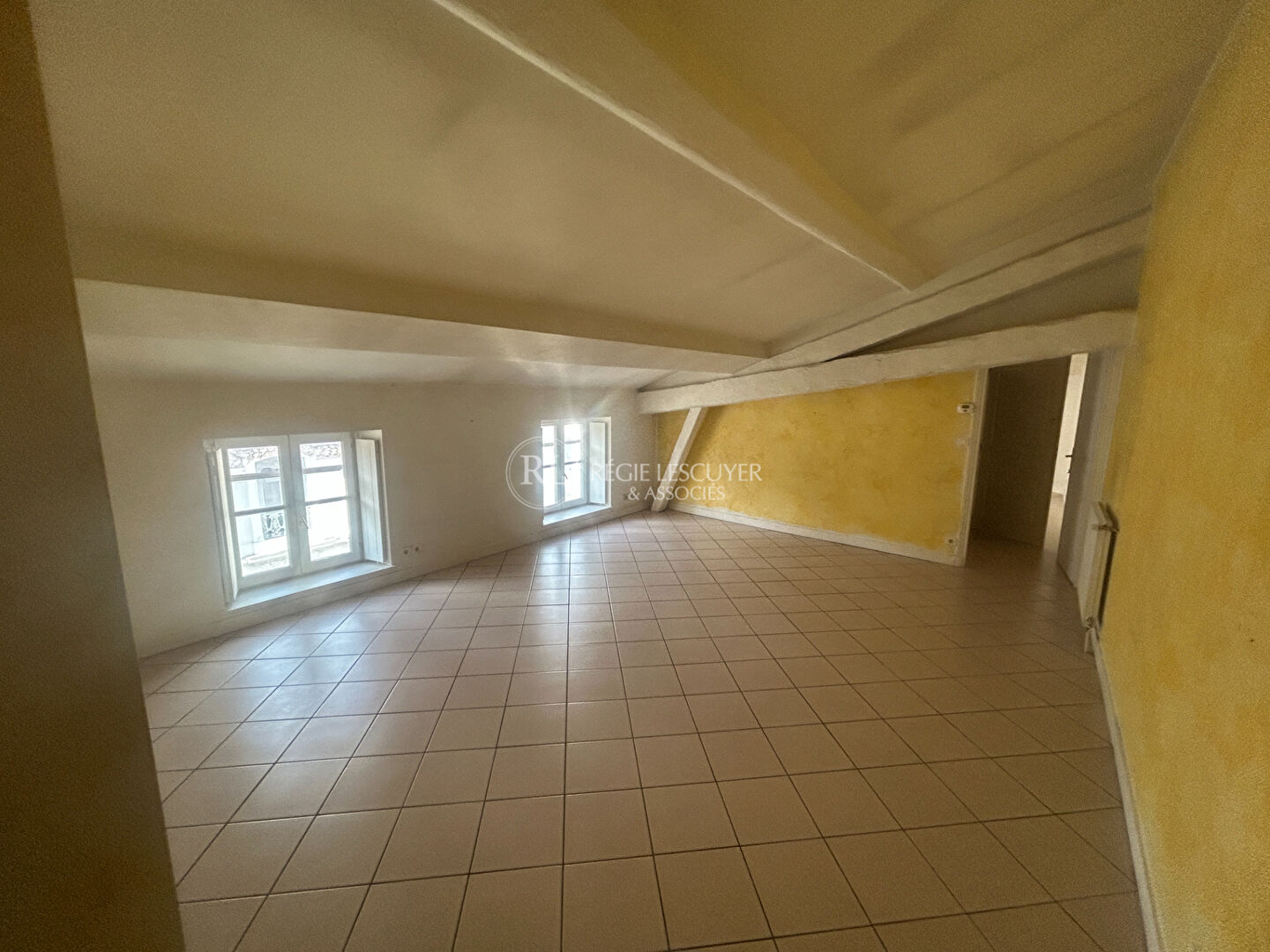 Photo F3 Lyon 1 rue Ste Marie des Terreaux. image 1/6