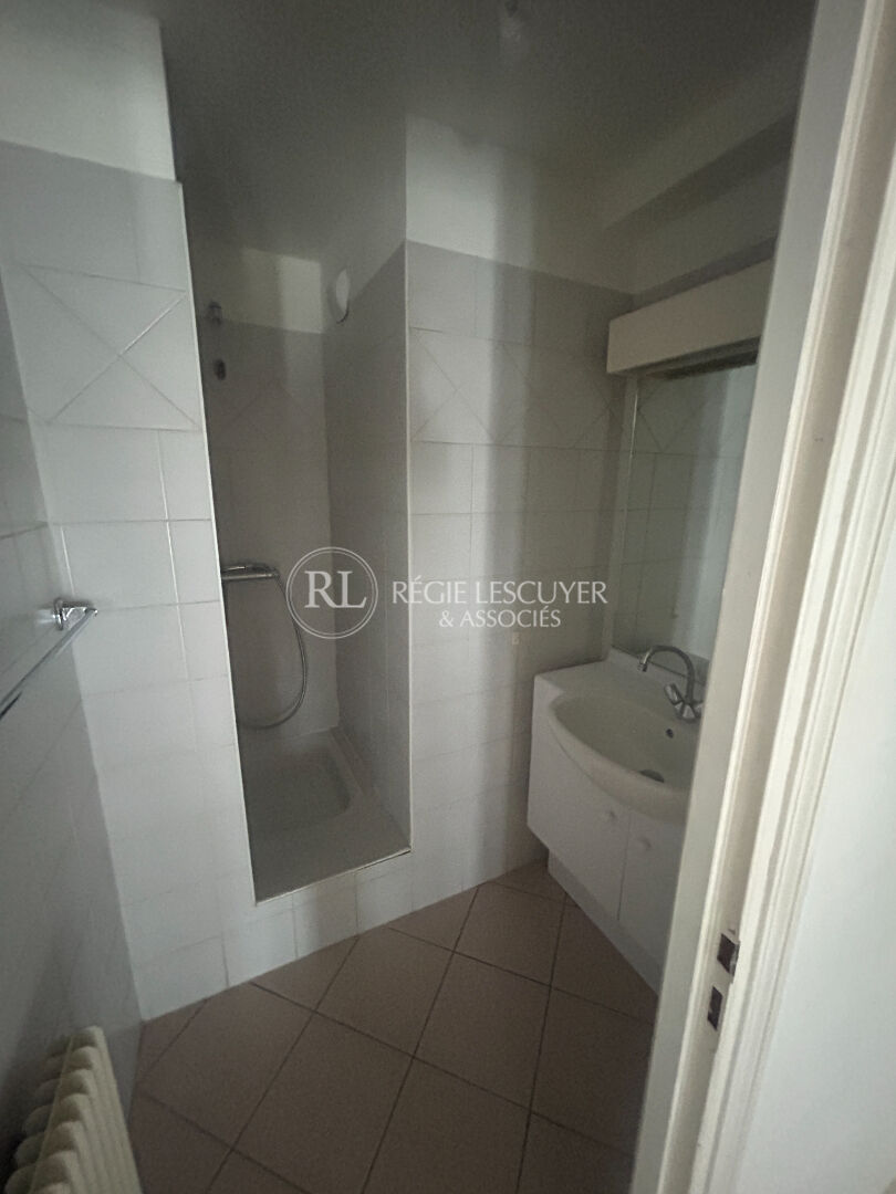 Photo F3 Lyon 1 rue Ste Marie des Terreaux. image 5/6