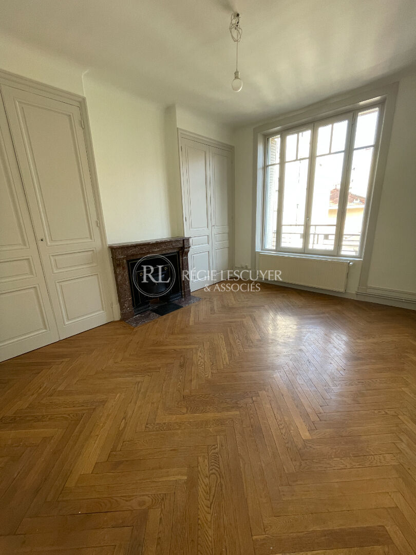 Agence immobilière de 
 REGIE LESCUYER ET ASSOCIES Lyon 6eme - REGIE LESCUYER ET ASSOCIES 
