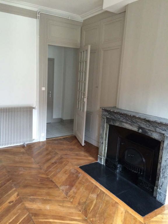 Agence immobilière de 
 REGIE LESCUYER ET ASSOCIES Lyon 6eme - REGIE LESCUYER ET ASSOCIES 

