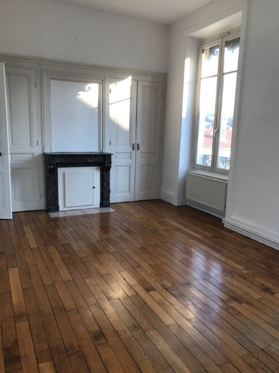 Agence immobilière de 
 REGIE LESCUYER ET ASSOCIES Lyon 6eme - REGIE LESCUYER ET ASSOCIES 
