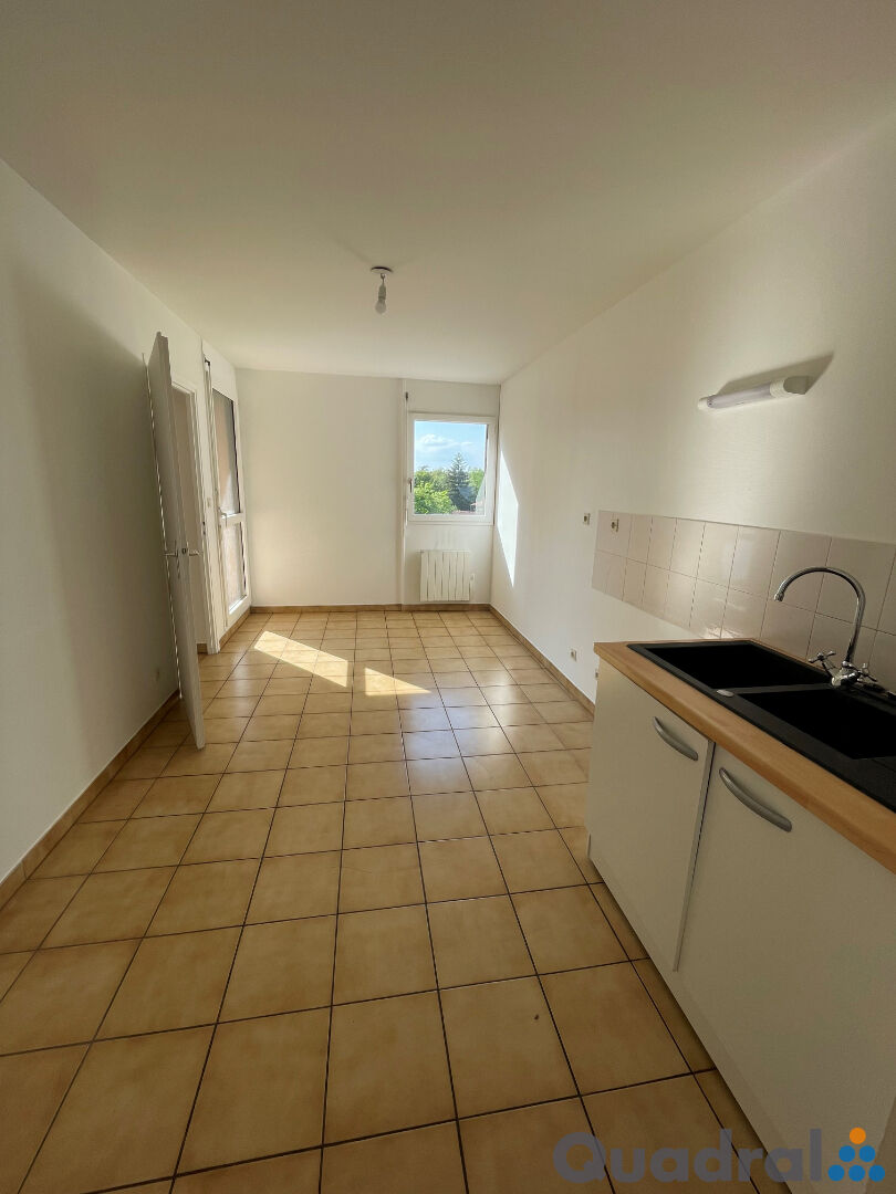 Photo F4 3 RUE ABBE PAPON image 3/6