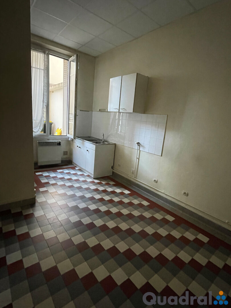 Photo LOCAL PROFESSIONNEL AVENUE DES FRERES LUMIERE LYON 8 image 6/6