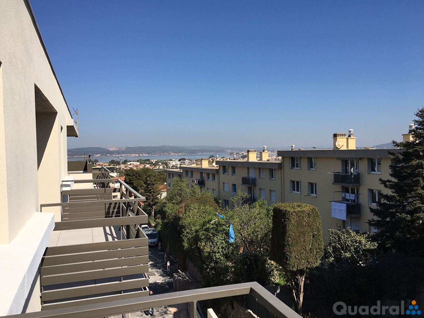 Photo F3- BD CAMILLE BLANC- 34200 SETE image 3/5