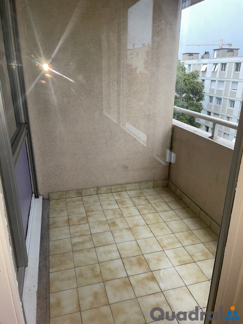 Photo F2-  SAINT ANTOINE- LYON 3 image 4/6