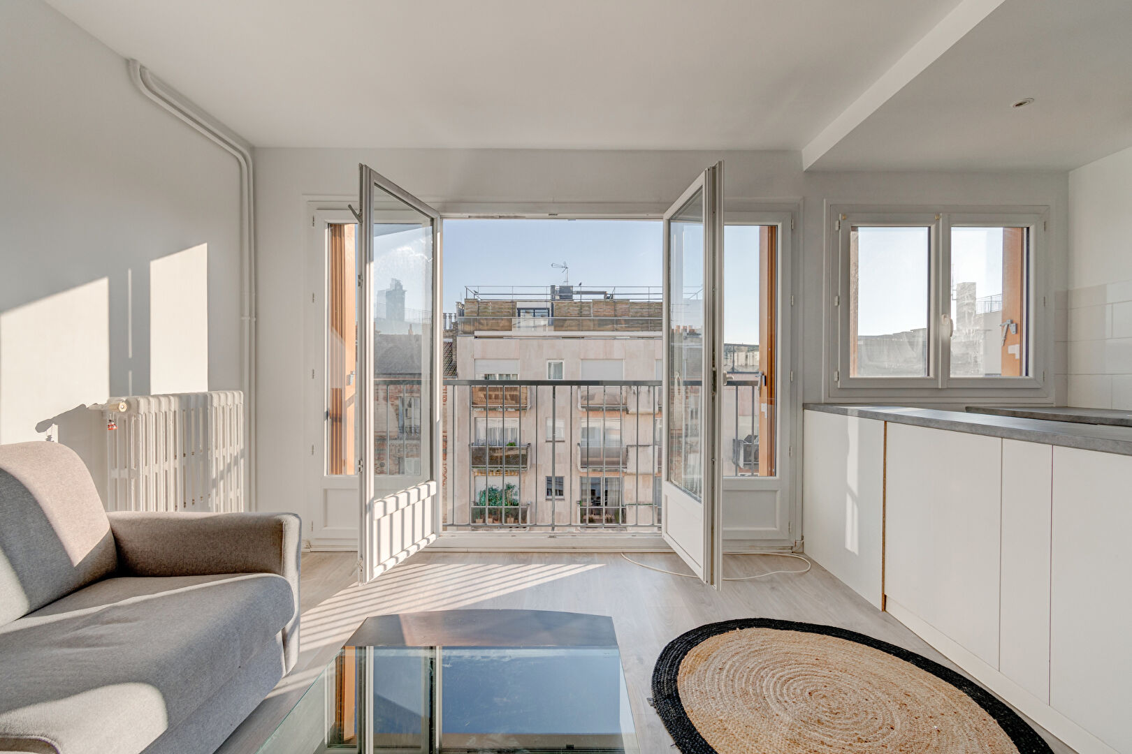 APPARTEMENT LUMINEUX - 2 PIECES -  45,39 M²
