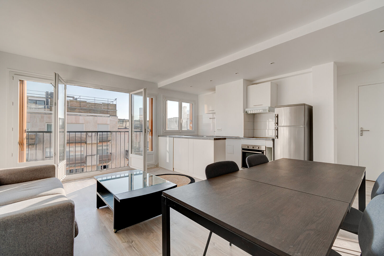 Photo APPARTEMENT LUMINEUX - 2 PIECES -  45,39 M² image 2/6