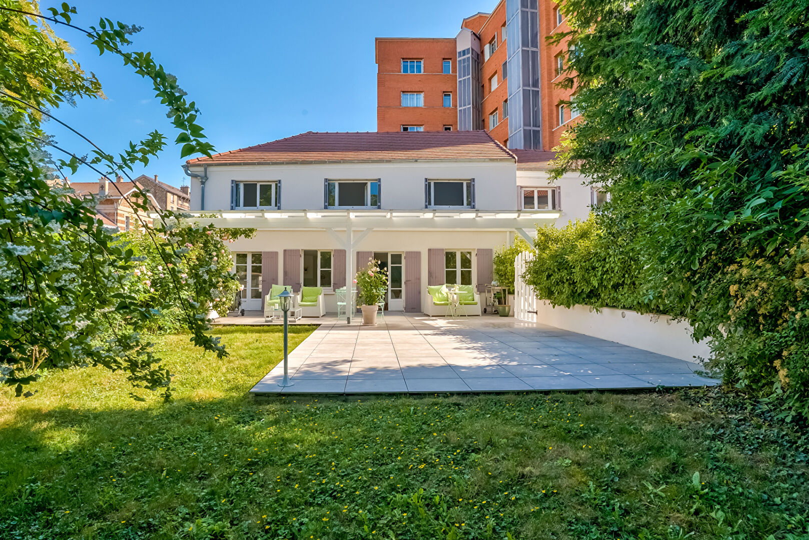 Photo MAISON - 6 PIECES - 200 m² image 3/6