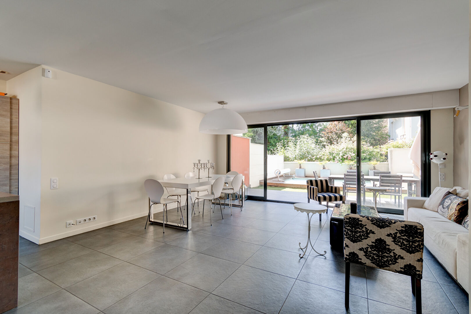 Photo MAISON AVEC PISCINE - 4 PIECES - 140 m² image 6/6