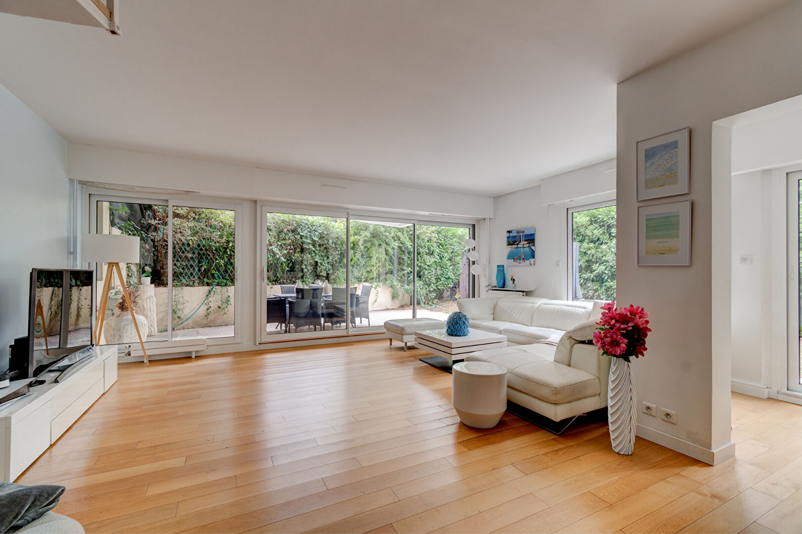 Photo MAISON LUMINEUSE - 6 PIECES - 173.94M² image 3/6