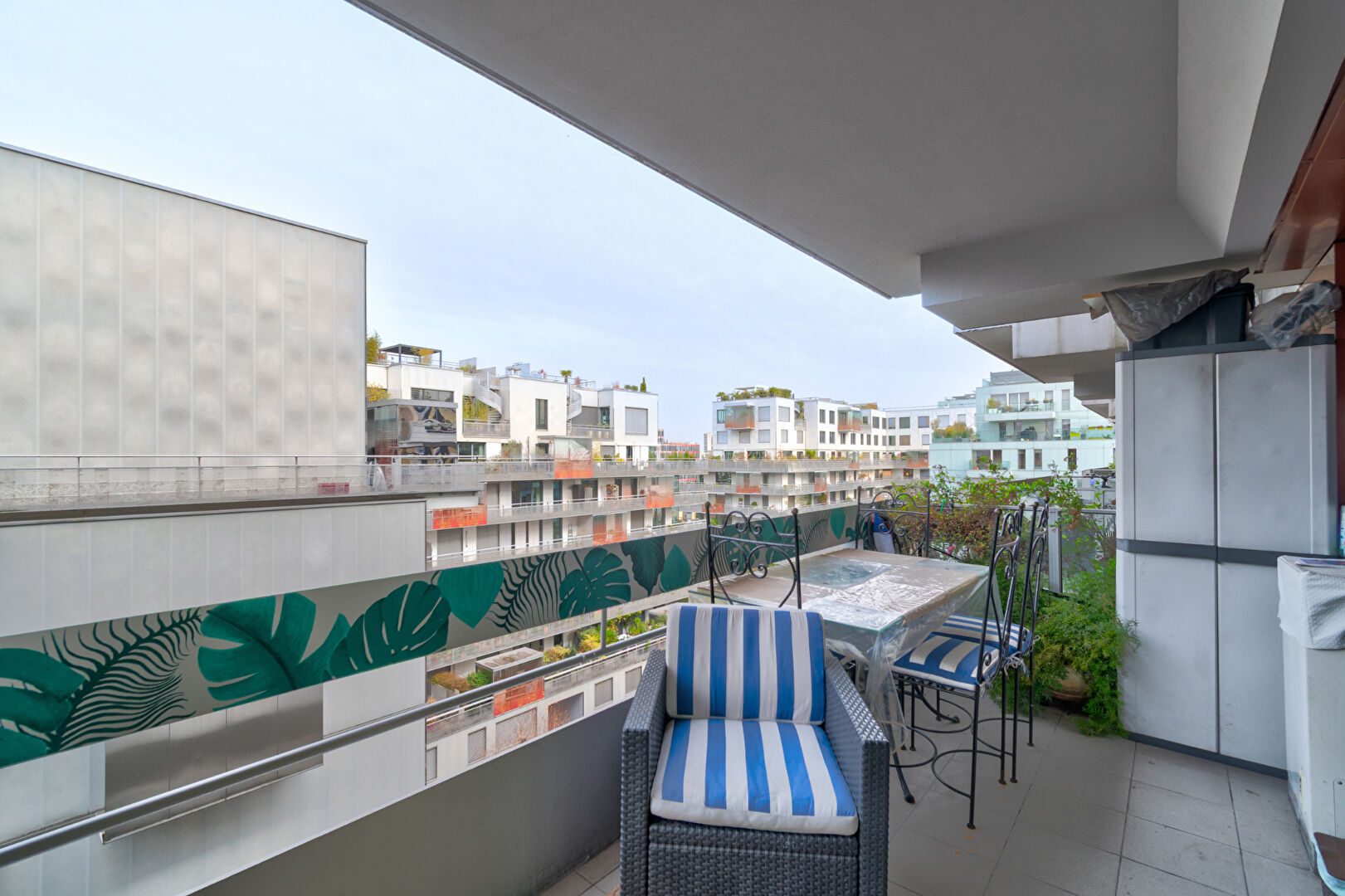 APPARTEMENT RÉCENT AVEC EXTÉRIEUR - 3 PIÈCES - 52 M²