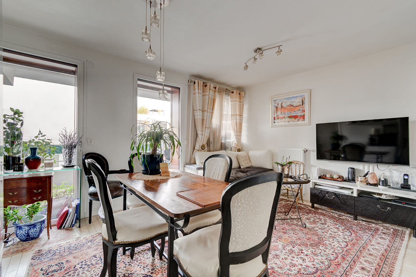 Photo APPARTEMENT RÉCENT AVEC EXTÉRIEUR - 3 PIÈCES - 52 M² image 3/6