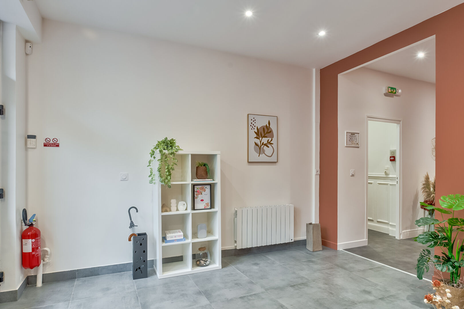 Photo Local professionnel 60 m² rénové ? Métro Mairie d'Issy (Ligne 12) image 3/6