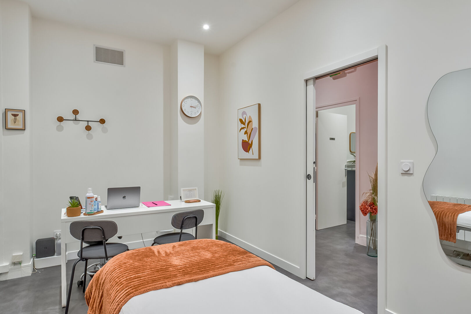 Photo Local professionnel 60 m² rénové ? Métro Mairie d'Issy (Ligne 12) image 6/6